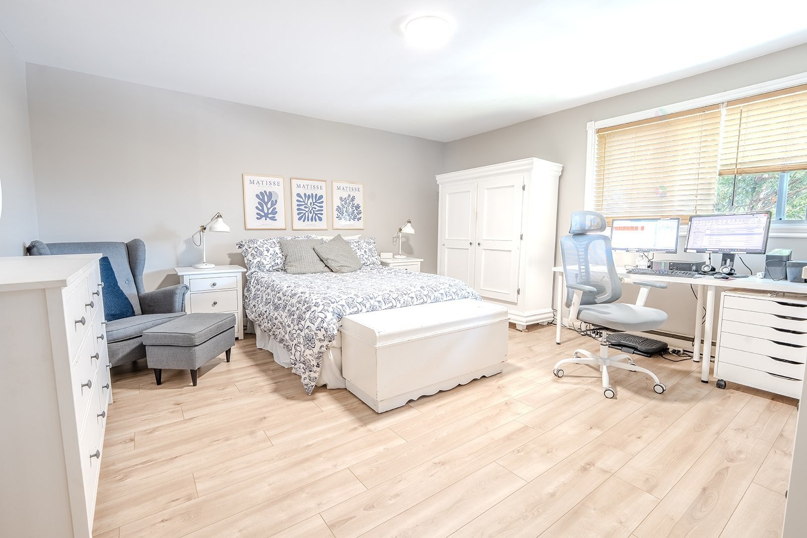









229

 - 235


Rue Valmont

,
Repentigny (Repentigny),




QC
J5Y1S6

