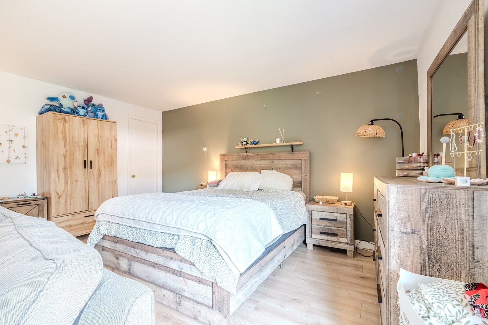 









229

 - 235


Rue Valmont

,
Repentigny (Repentigny),




QC
J5Y1S6

