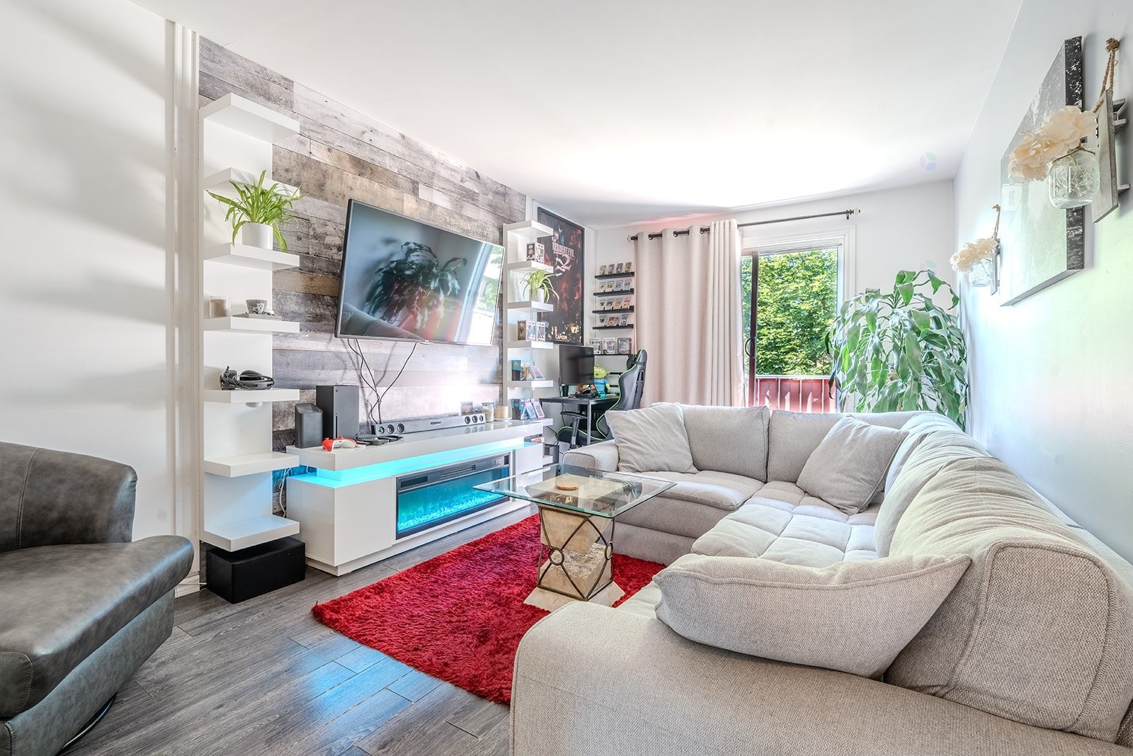 









229

 - 235


Rue Valmont

,
Repentigny (Repentigny),




QC
J5Y1S6

