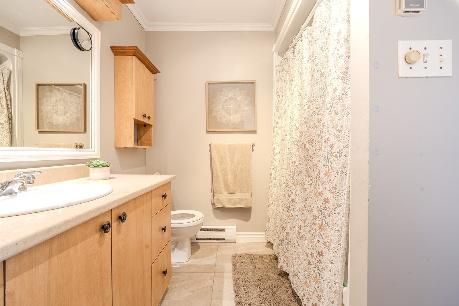 









229

 - 235


Rue Valmont

,
Repentigny (Repentigny),




QC
J5Y1S6

