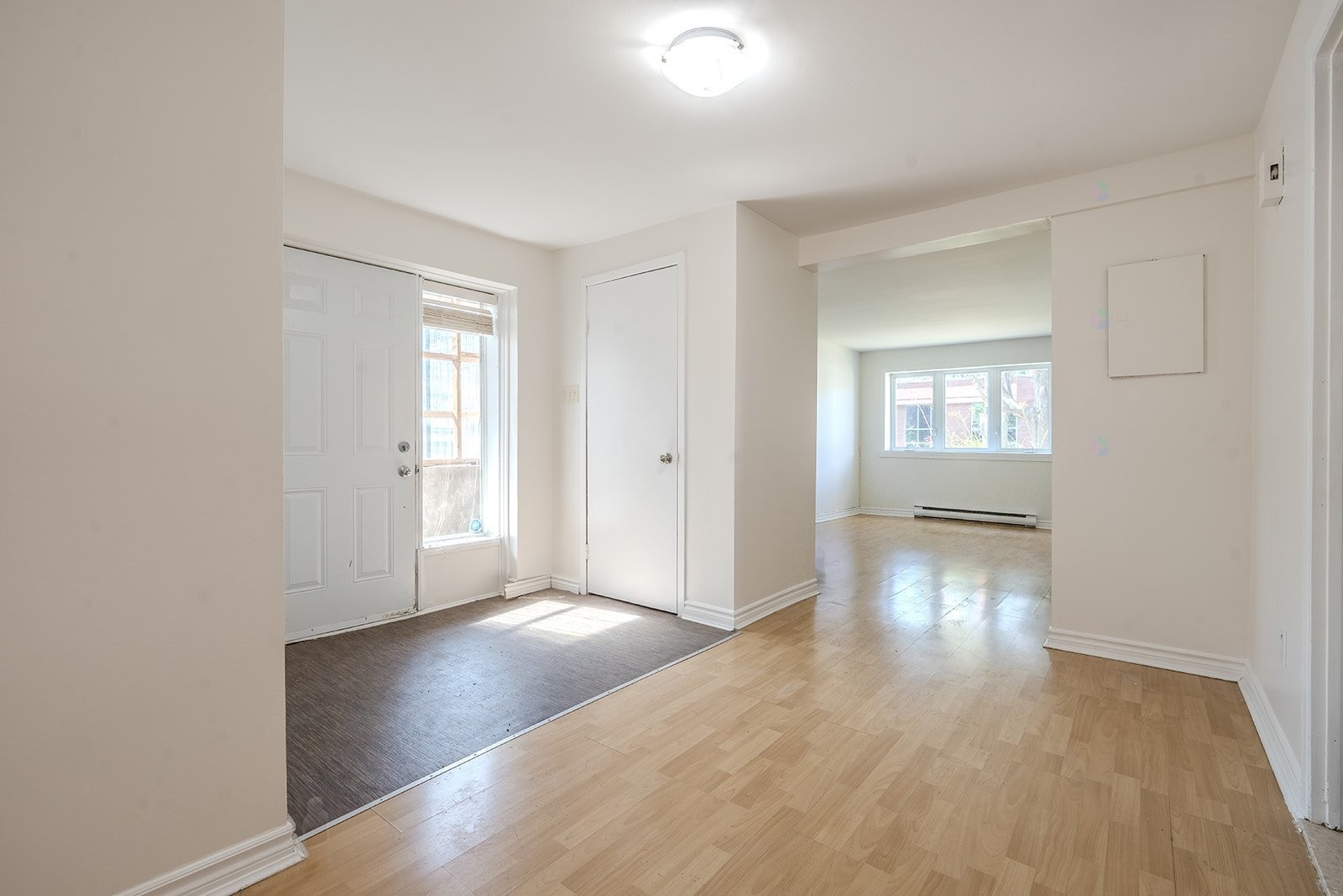 









229

 - 235


Rue Valmont

,
Repentigny (Repentigny),




QC
J5Y1S6

