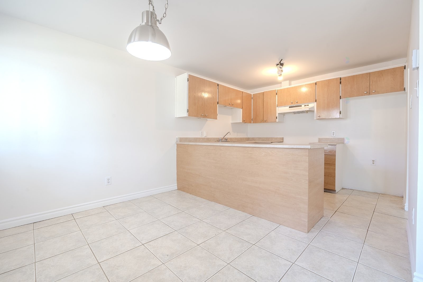 









229

 - 235


Rue Valmont

,
Repentigny (Repentigny),




QC
J5Y1S6

