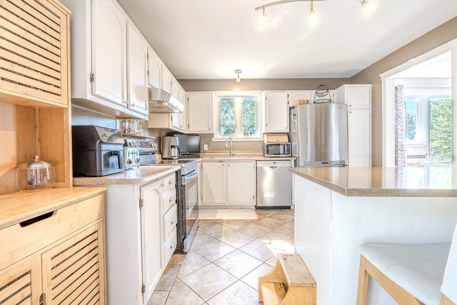 









229

 - 235


Rue Valmont

,
Repentigny (Repentigny),




QC
J5Y1S6

