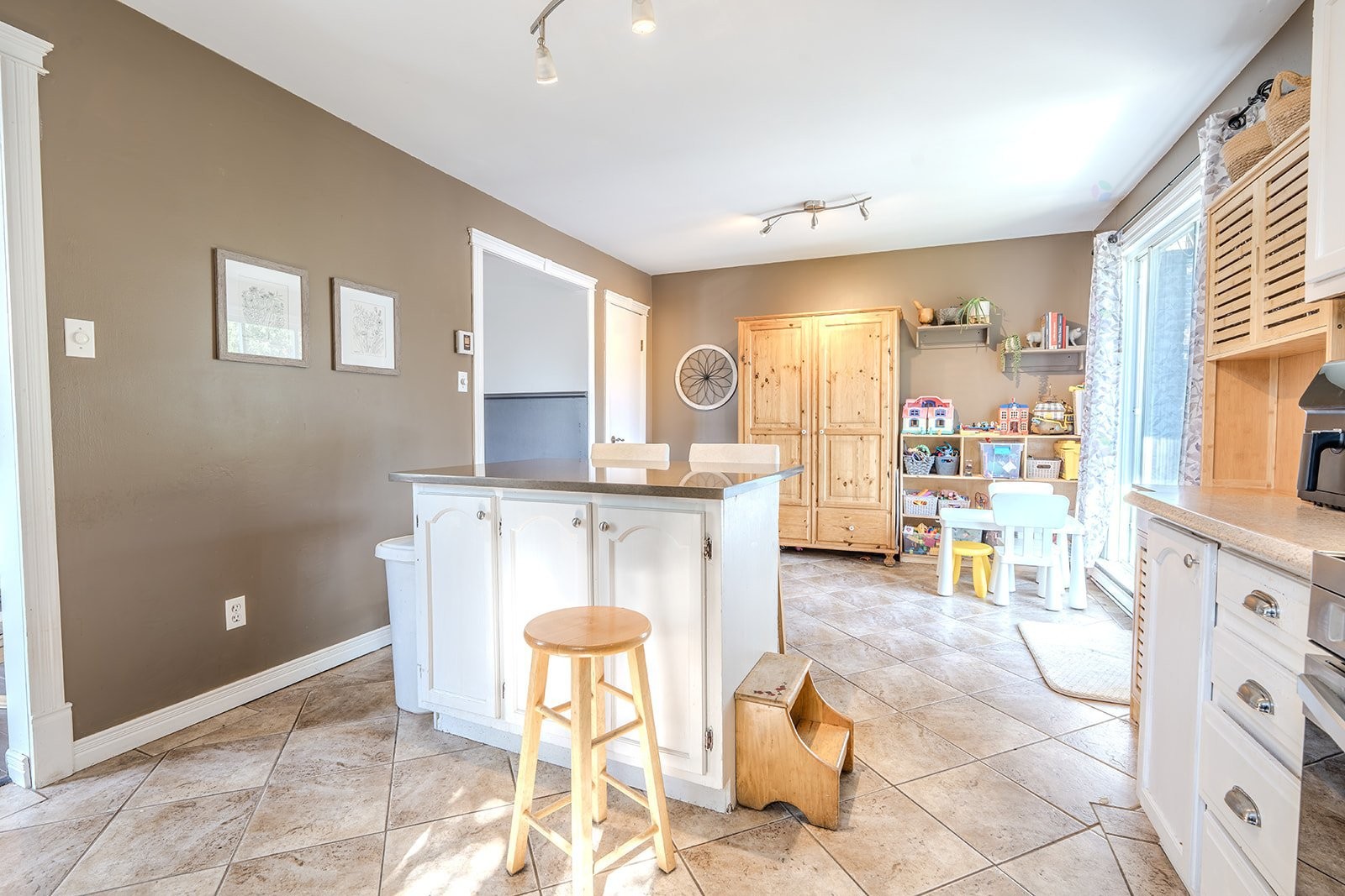 









229

 - 235


Rue Valmont

,
Repentigny (Repentigny),




QC
J5Y1S6

