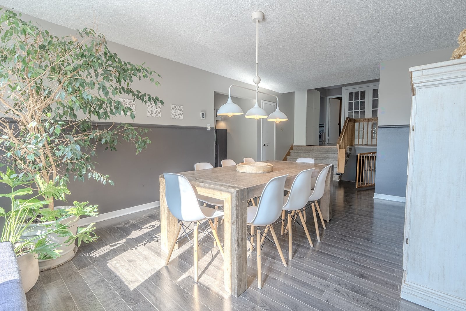 









229

 - 235


Rue Valmont

,
Repentigny (Repentigny),




QC
J5Y1S6

