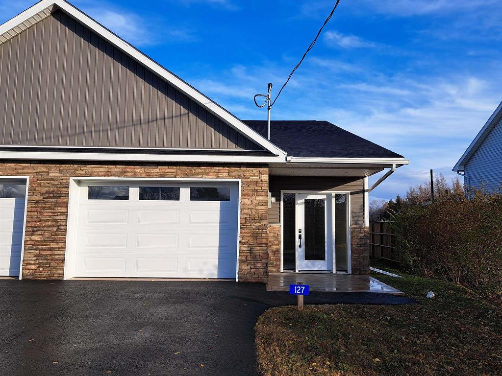 












127 Kent Road

,
Lower Truro,




NS
B6L 1L2

