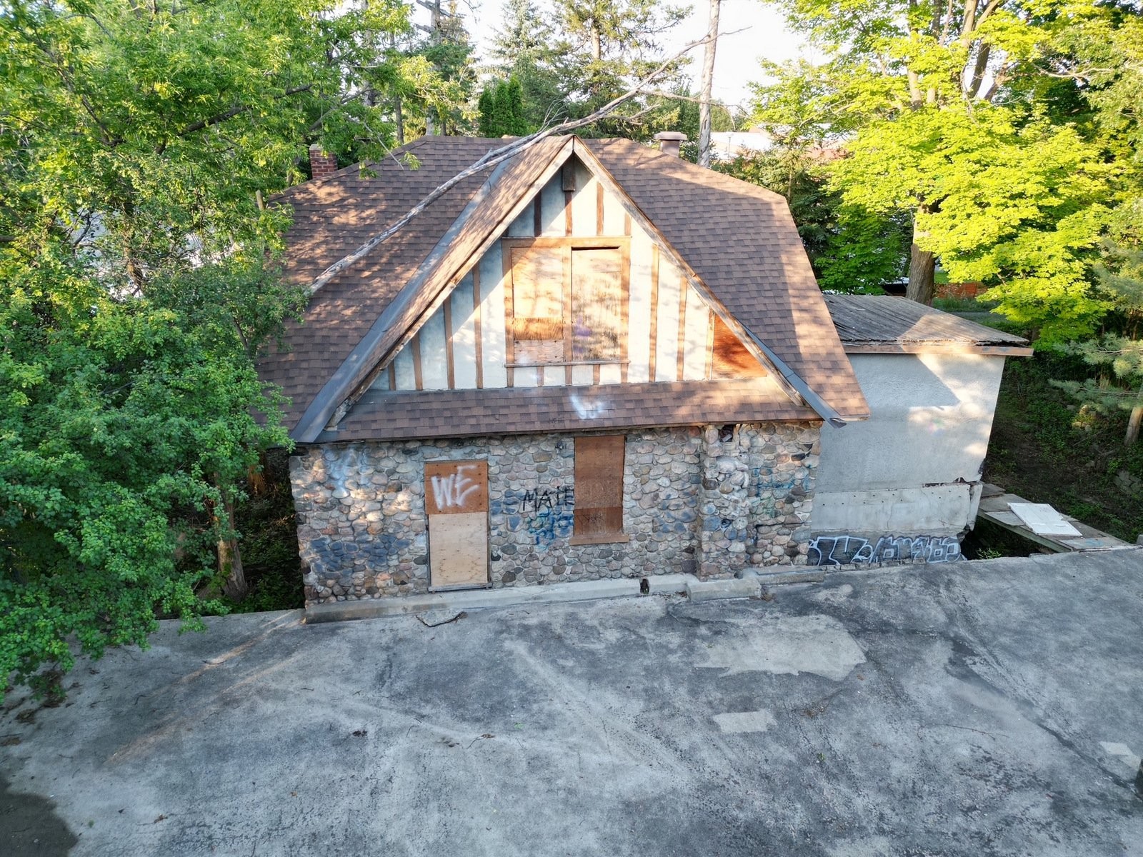 









1404


Ch. d'Aylmer

,
Gatineau (Aylmer),




QC
J9H7L4

