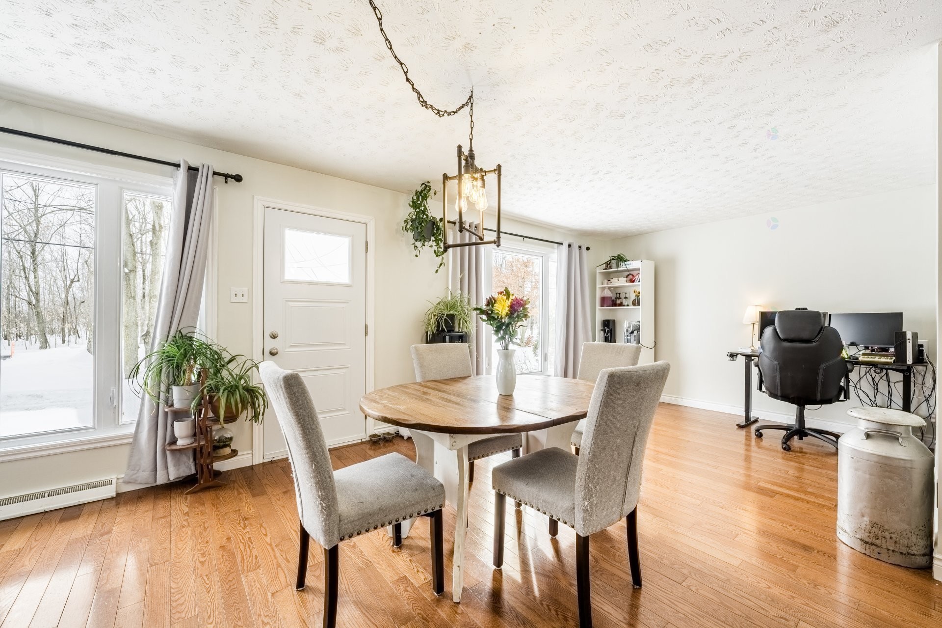 









1435


Ch. Delorme

,
Farnham,




QC
J2N2P9

