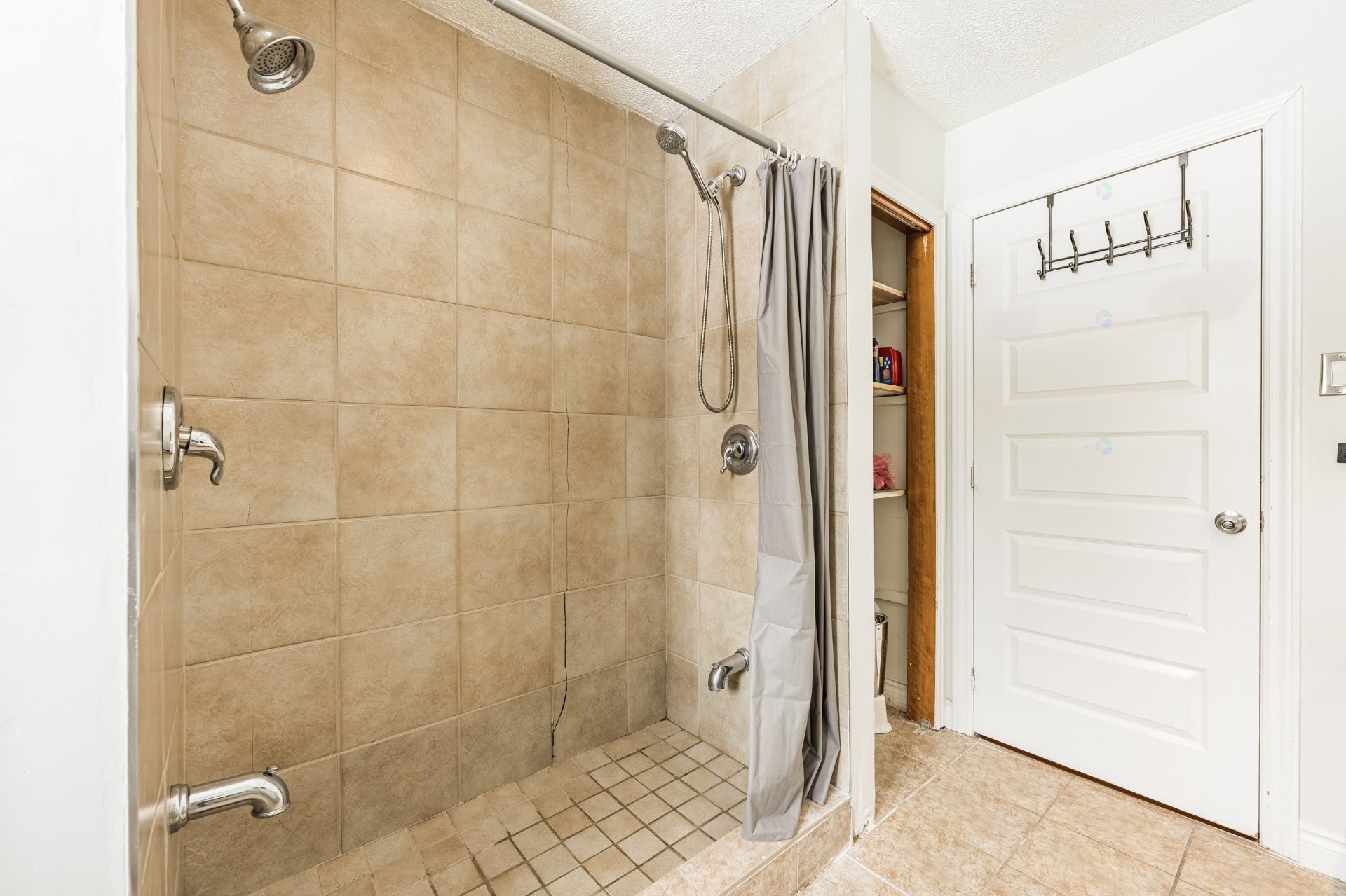 









1435


Ch. Delorme

,
Farnham,




QC
J2N2P9

