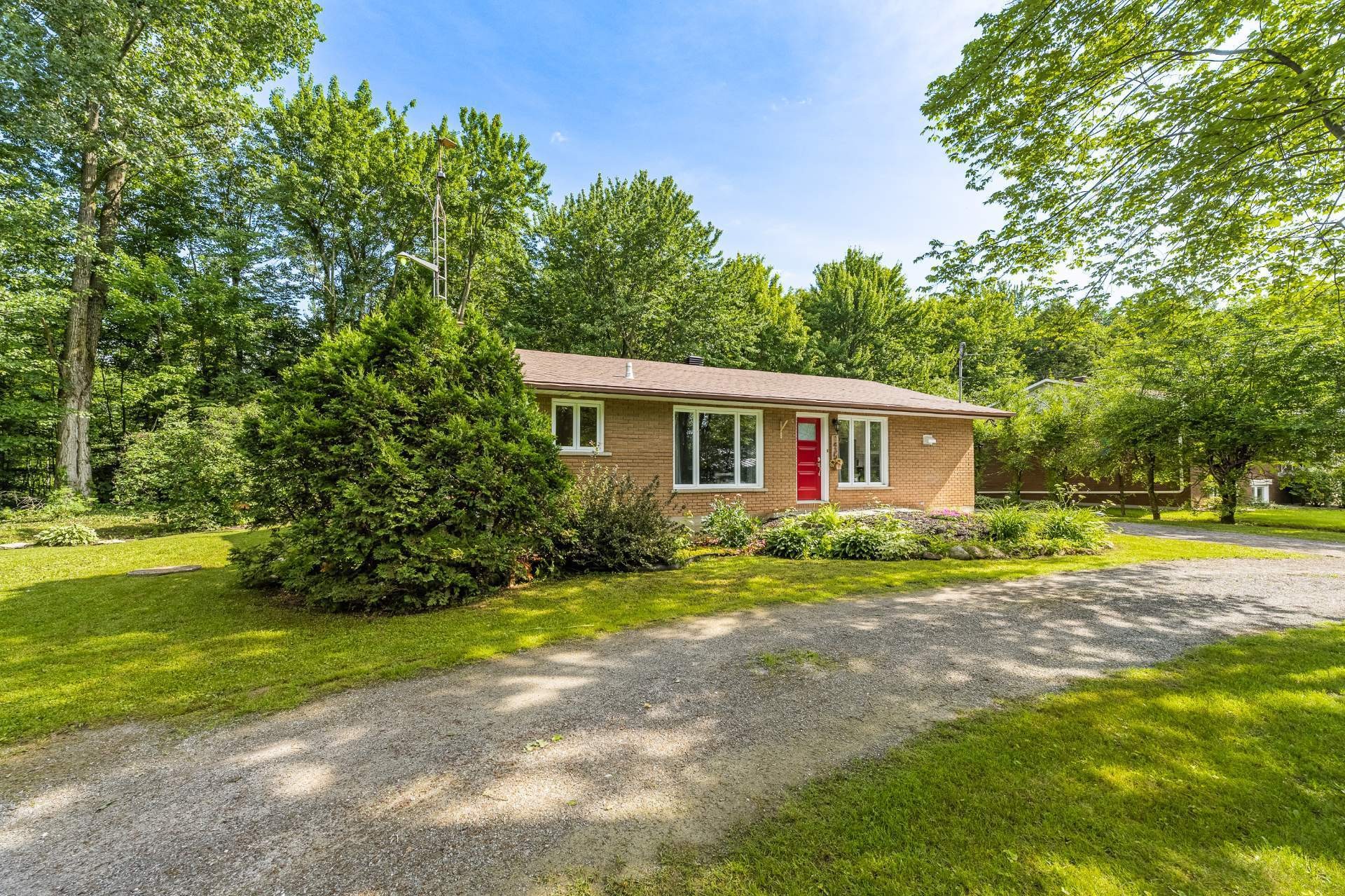 









1435


Ch. Delorme

,
Farnham,




QC
J2N2P9

