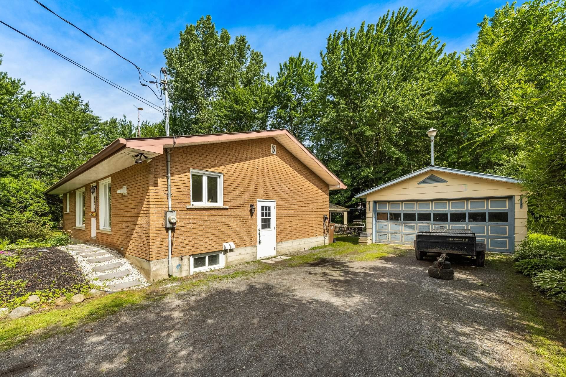 









1435


Ch. Delorme

,
Farnham,




QC
J2N2P9

