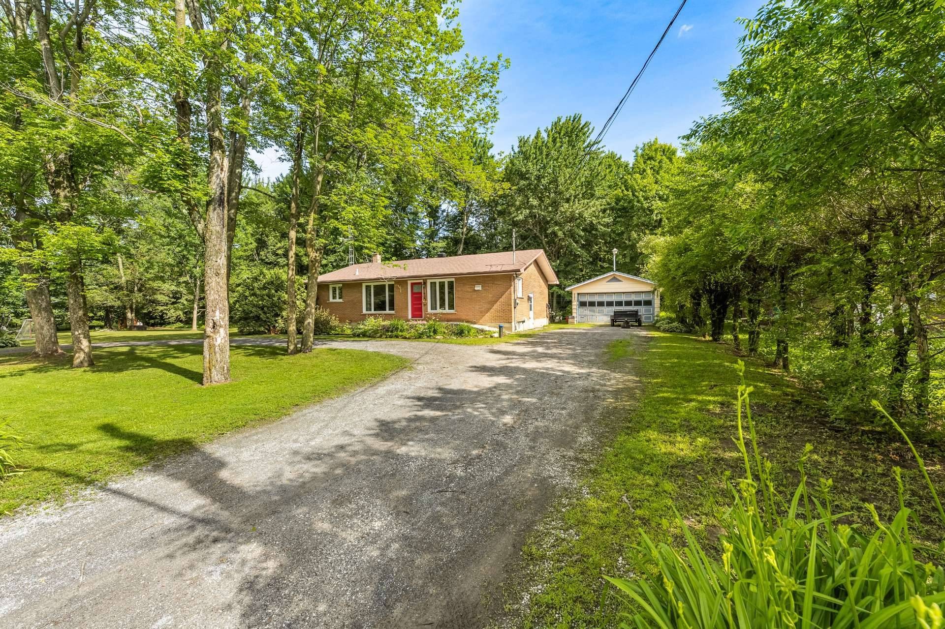 









1435


Ch. Delorme

,
Farnham,




QC
J2N2P9

