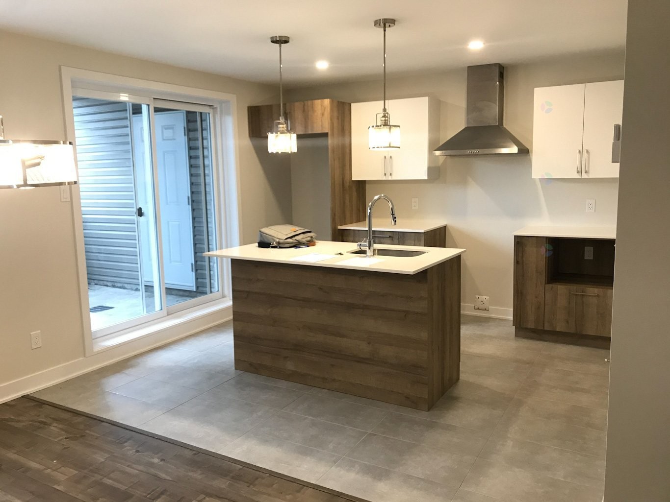 









78


Rue Moreau

, 102,
Saint-Jean-sur-Richelieu,




QC
J2W2G8

