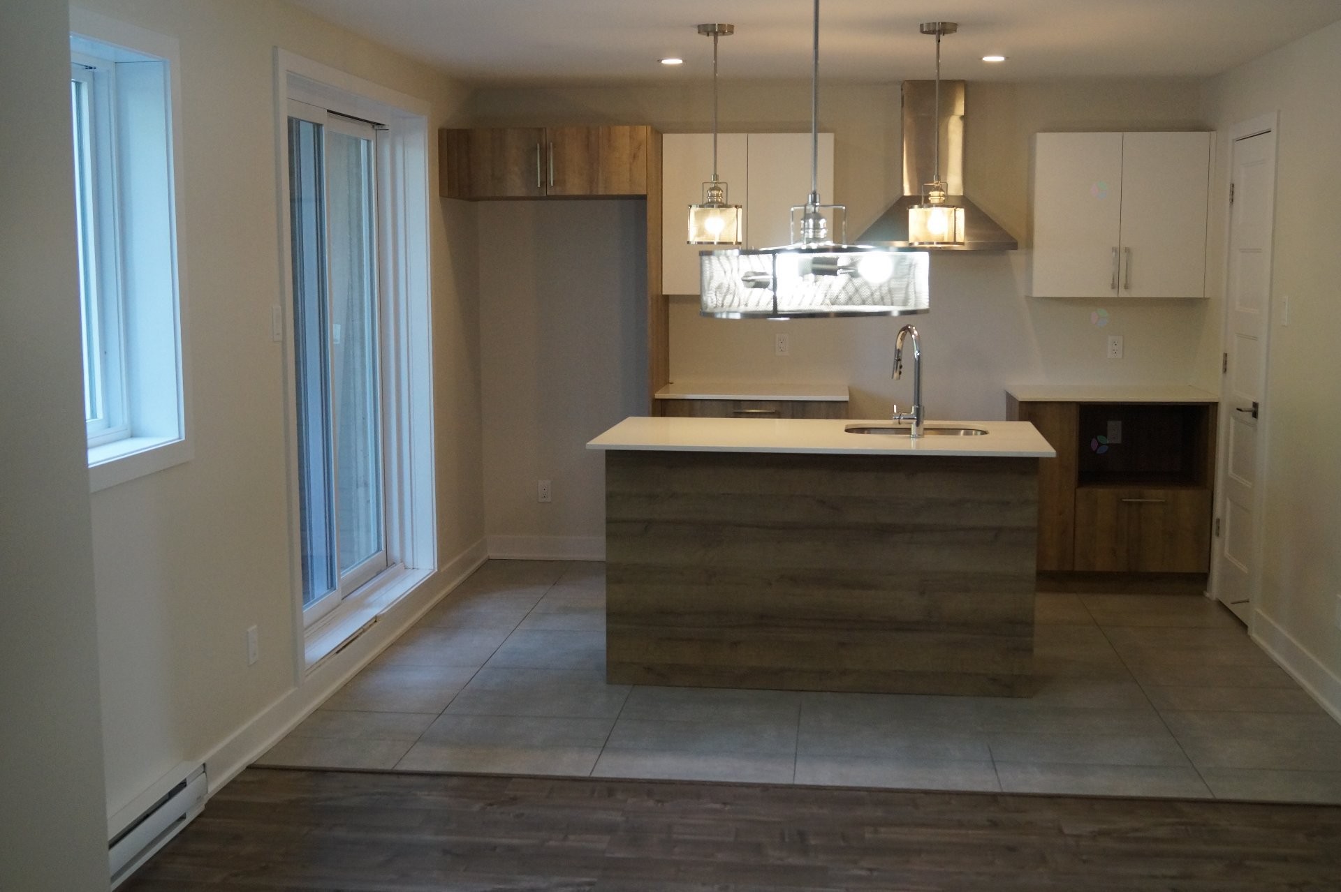 









78


Rue Moreau

, 102,
Saint-Jean-sur-Richelieu,




QC
J2W2G8

