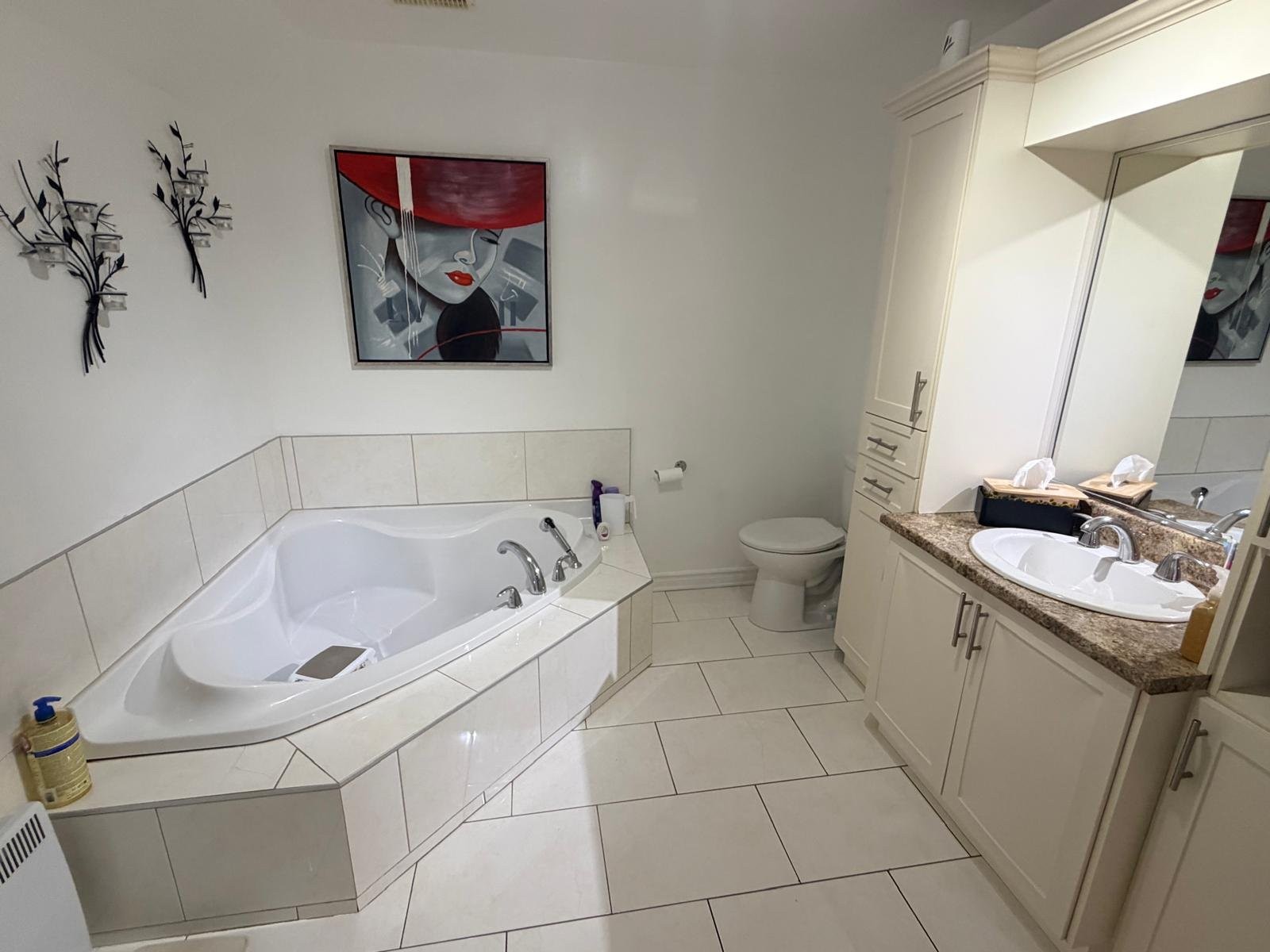 









2072


Rue de Castellane

,
Laval (Vimont),




QC
H7K0A4

