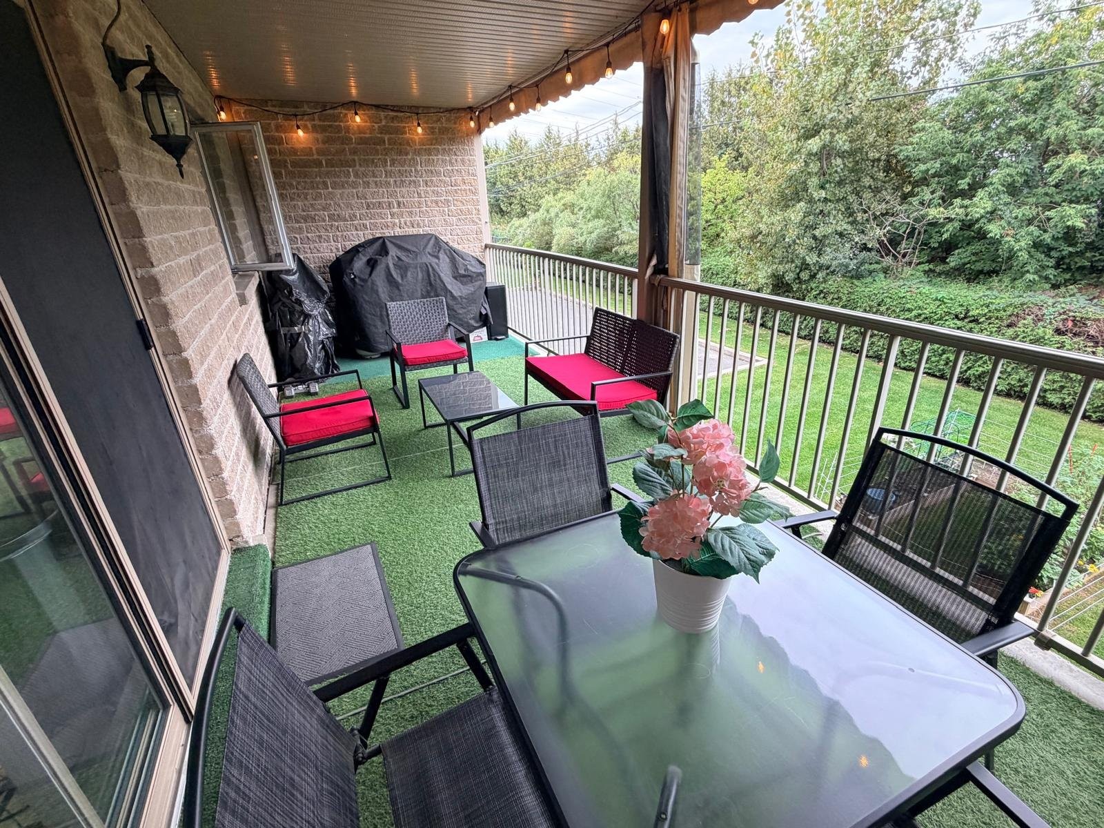 









2072


Rue de Castellane

,
Laval (Vimont),




QC
H7K0A4

