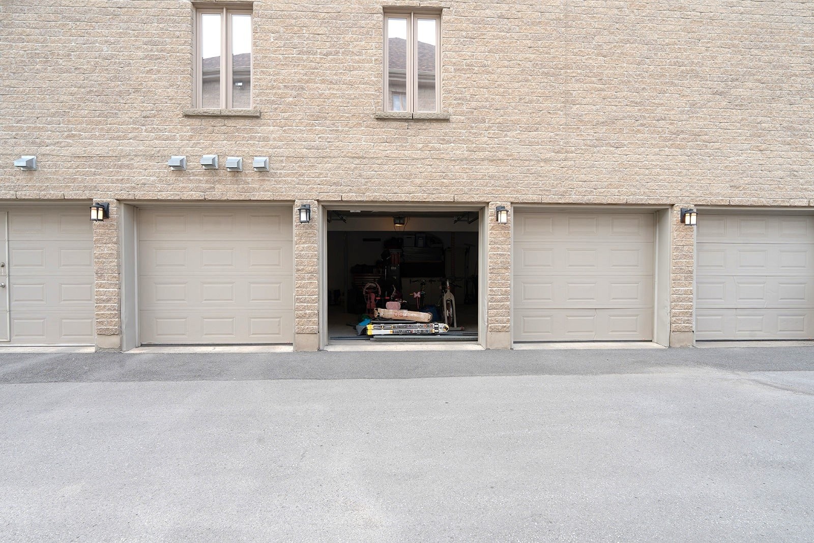 









2072


Rue de Castellane

,
Laval (Vimont),




QC
H7K0A4

