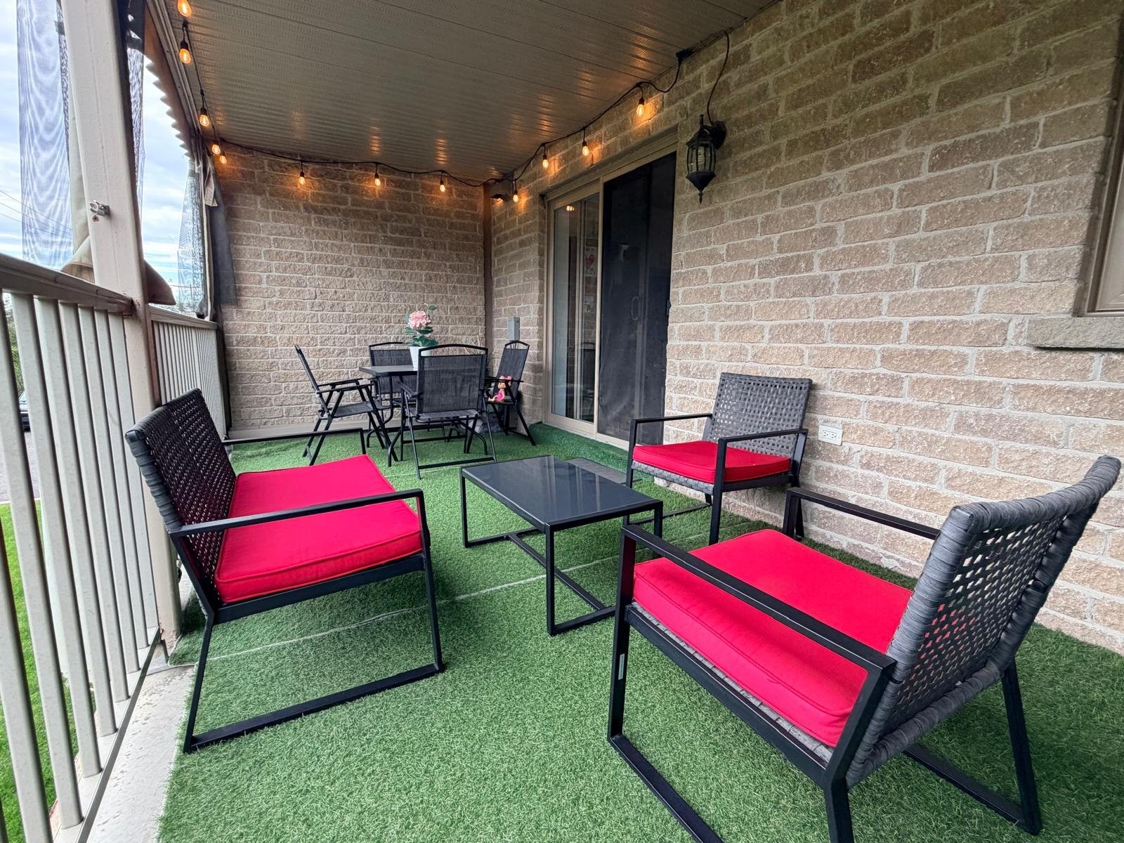 









2072


Rue de Castellane

,
Laval (Vimont),




QC
H7K0A4

