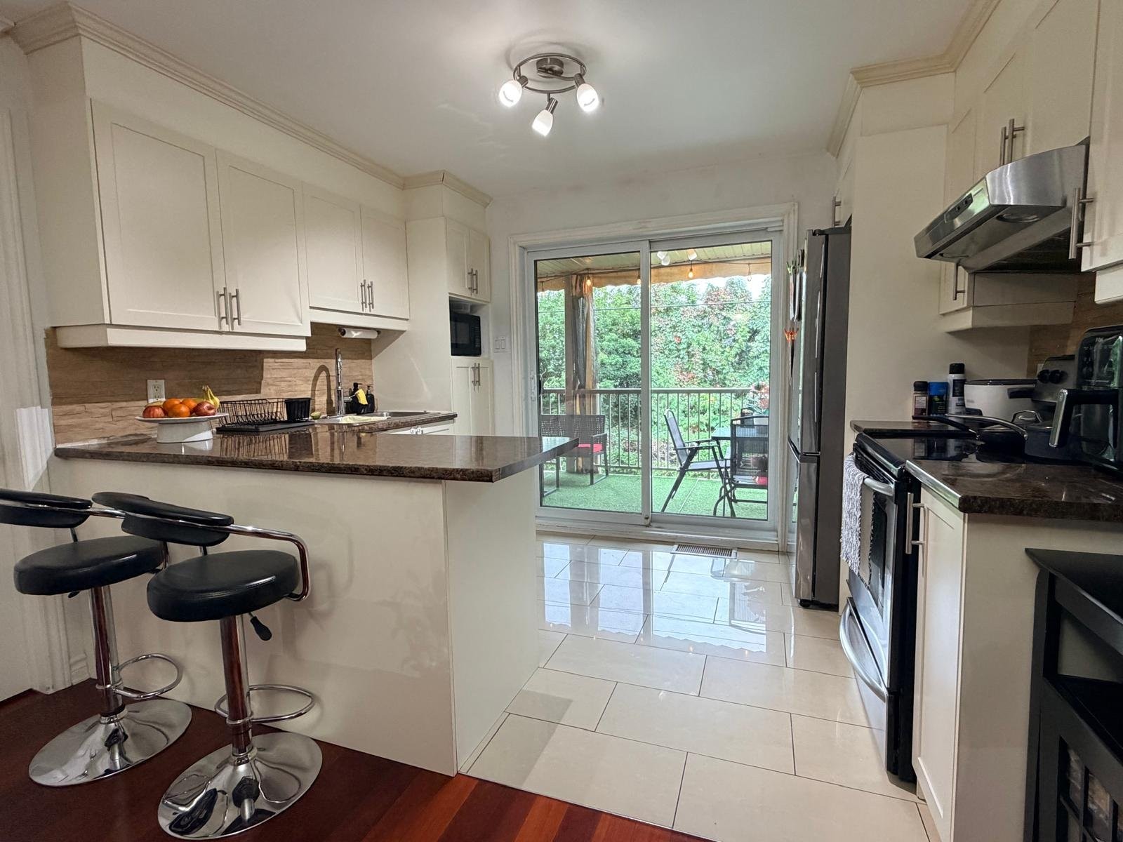 









2072


Rue de Castellane

,
Laval (Vimont),




QC
H7K0A4

