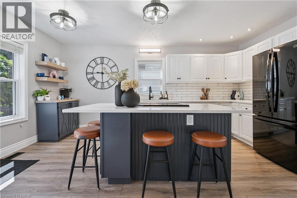 












332 JANE Street

,
Palmerston,




Ontario
N0G2P0

