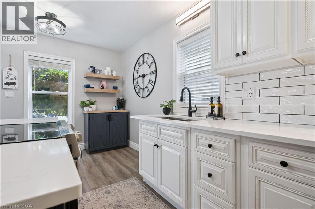 












332 JANE Street

,
Palmerston,




Ontario
N0G2P0


