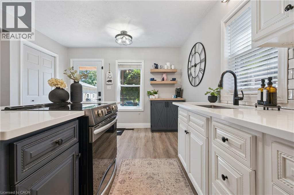 












332 JANE Street

,
Palmerston,




Ontario
N0G2P0

