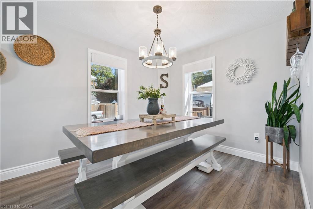 












332 JANE Street

,
Palmerston,




Ontario
N0G2P0


