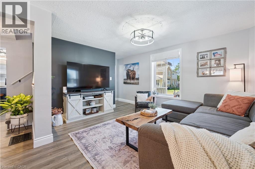 












332 JANE Street

,
Palmerston,




Ontario
N0G2P0

