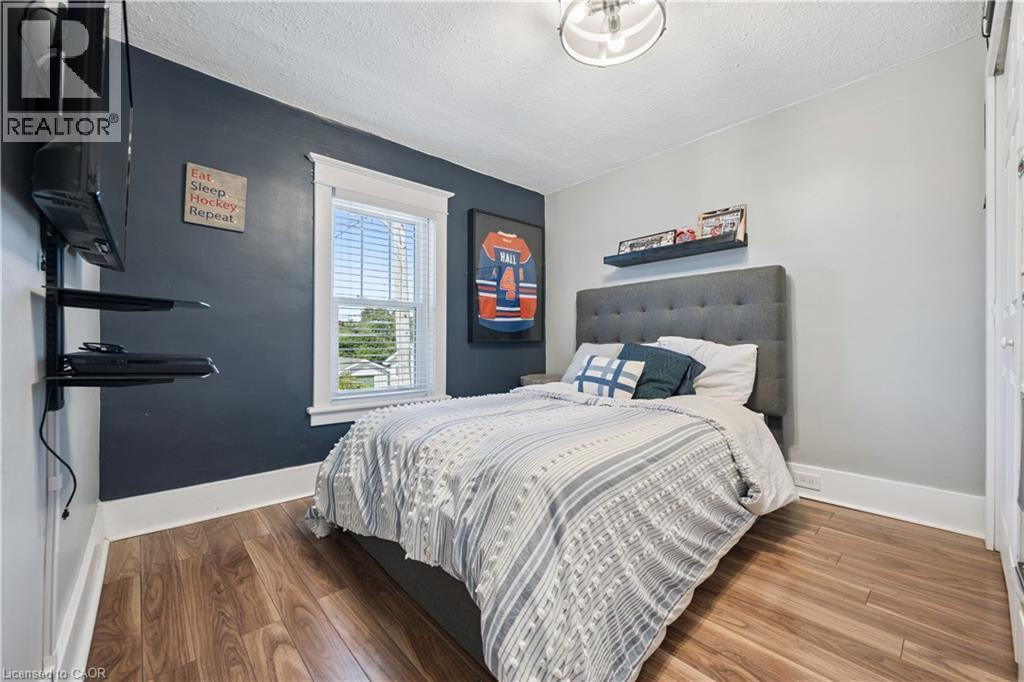 












332 JANE Street

,
Palmerston,




Ontario
N0G2P0

