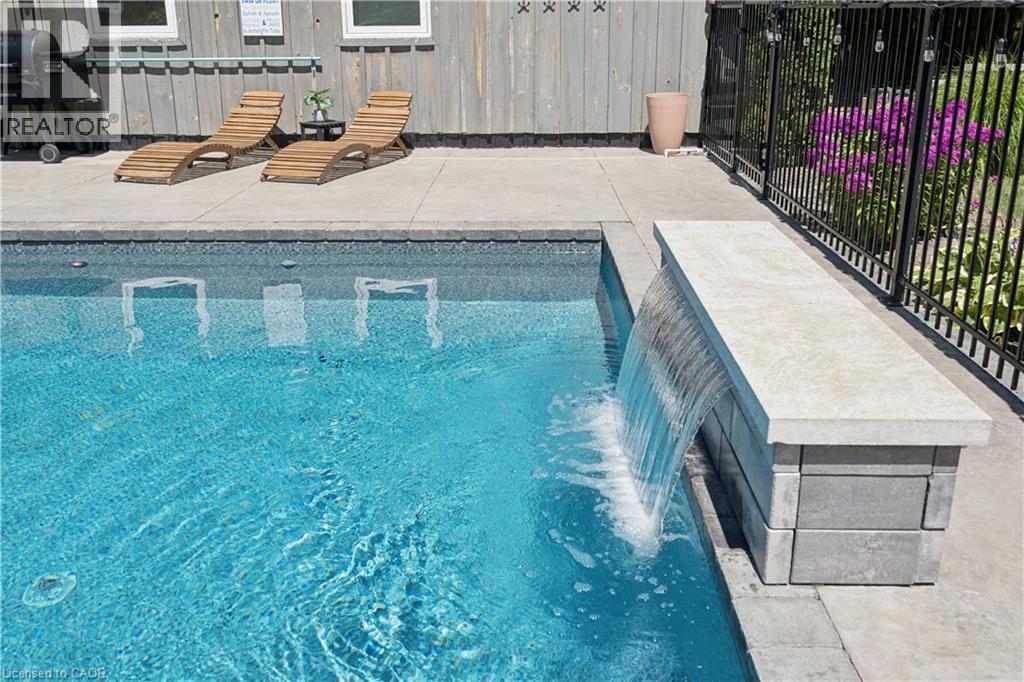 












332 JANE Street

,
Palmerston,




Ontario
N0G2P0

