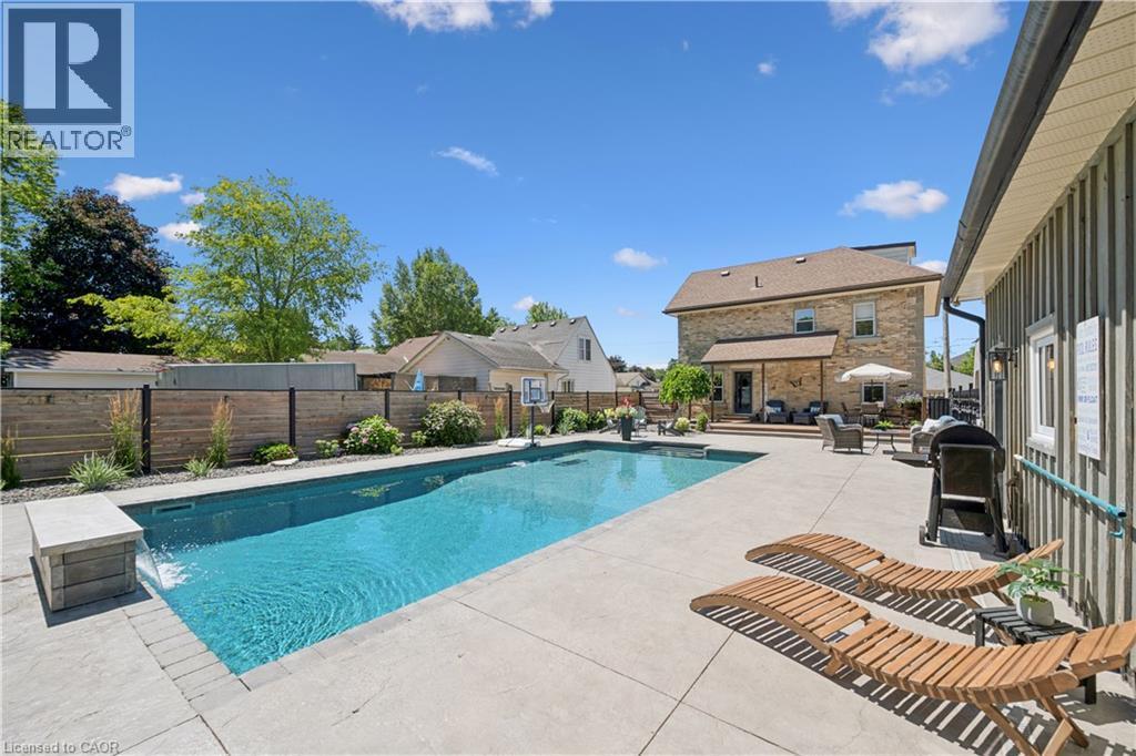 












332 JANE Street

,
Palmerston,




Ontario
N0G2P0

