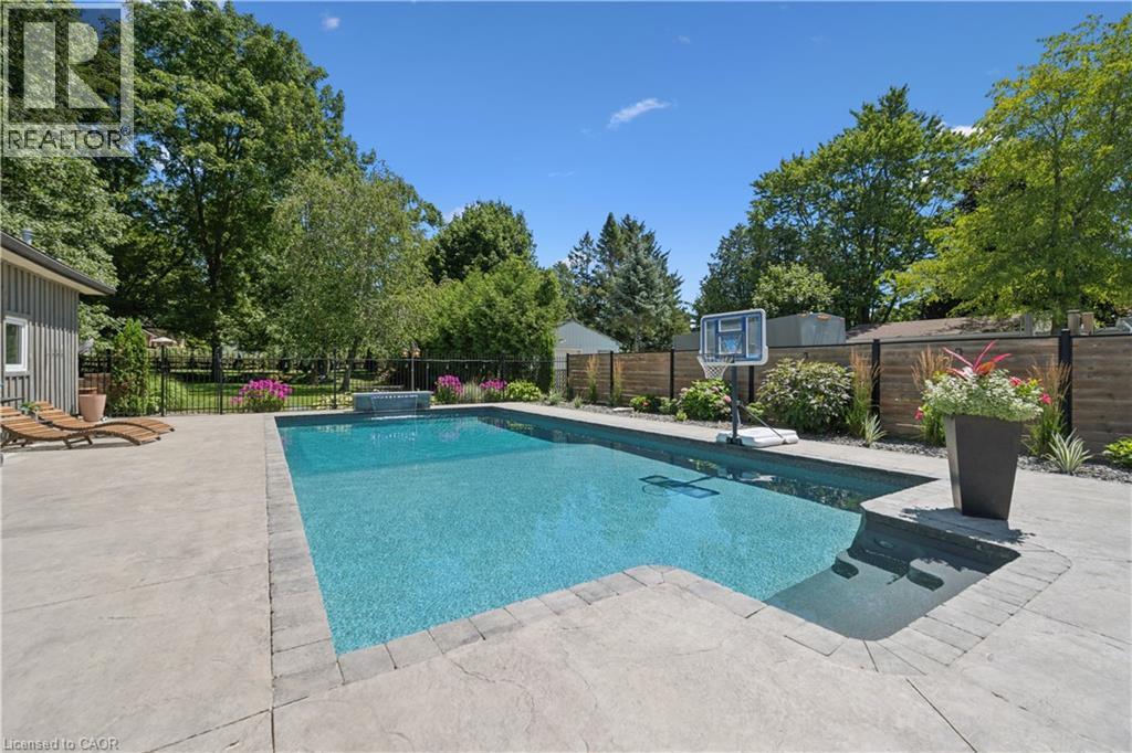 












332 JANE Street

,
Palmerston,




Ontario
N0G2P0

