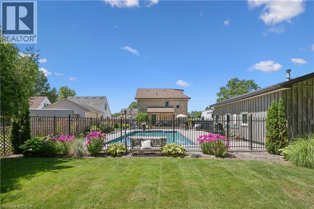 












332 JANE Street

,
Palmerston,




Ontario
N0G2P0

