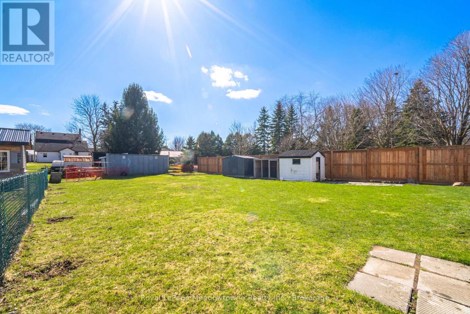 












680 RAGLAN STREET

,
Minto (Palmerston),




Ontario
N0G2P0

