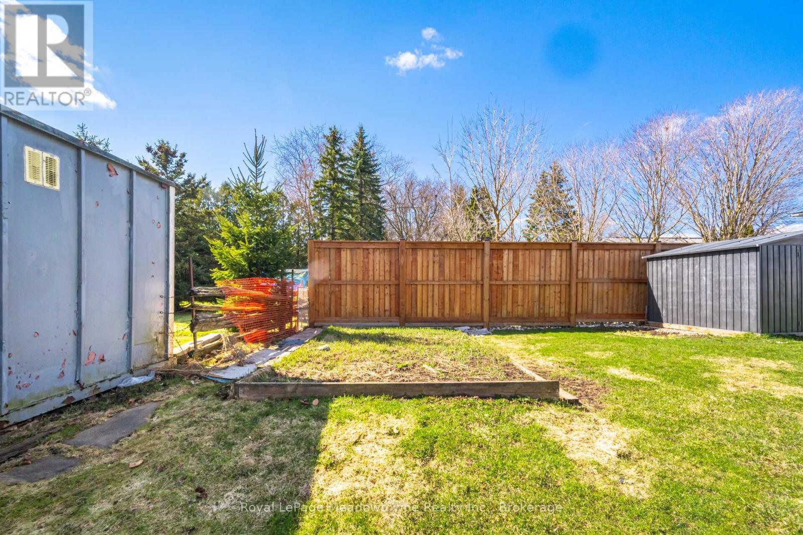 












680 RAGLAN STREET

,
Minto (Palmerston),




Ontario
N0G2P0

