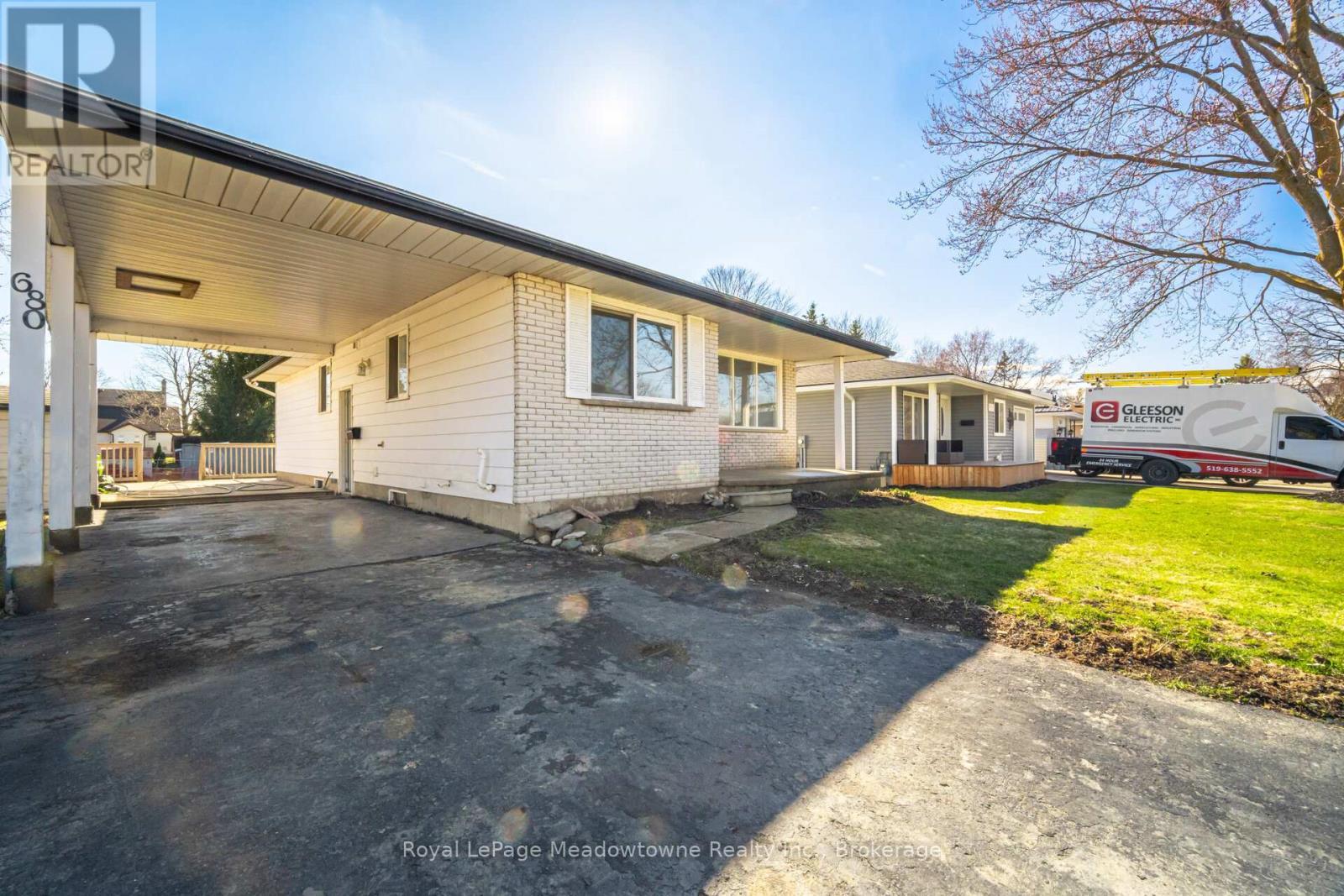 












680 RAGLAN STREET

,
Minto (Palmerston),




Ontario
N0G2P0

