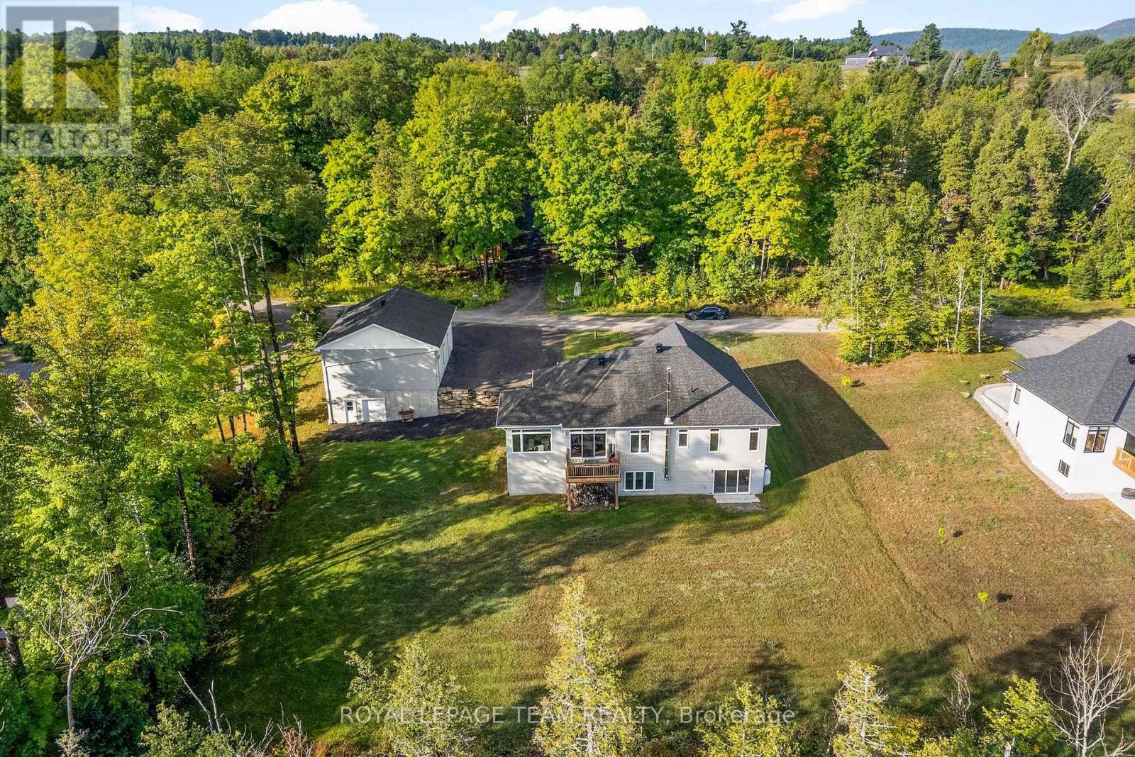 












44 MORNING FLIGHT COURT

,
Greater Madawaska,




Ontario
K0J1H0

