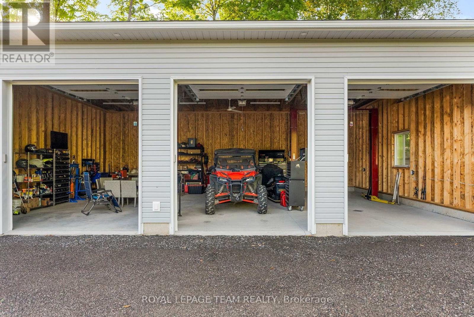 












44 MORNING FLIGHT COURT

,
Greater Madawaska,




Ontario
K0J1H0


