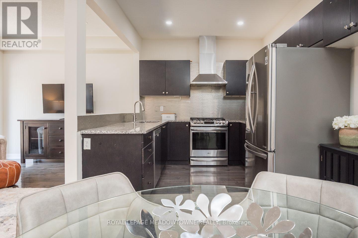 












1079 JOB CRESCENT

,
Milton,




Ontario
L9T8V5

