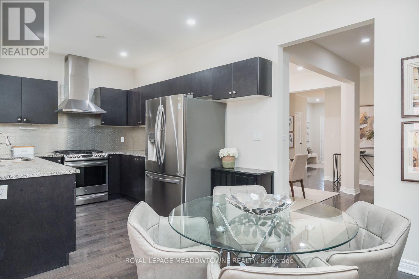 












1079 JOB CRESCENT

,
Milton,




Ontario
L9T8V5

