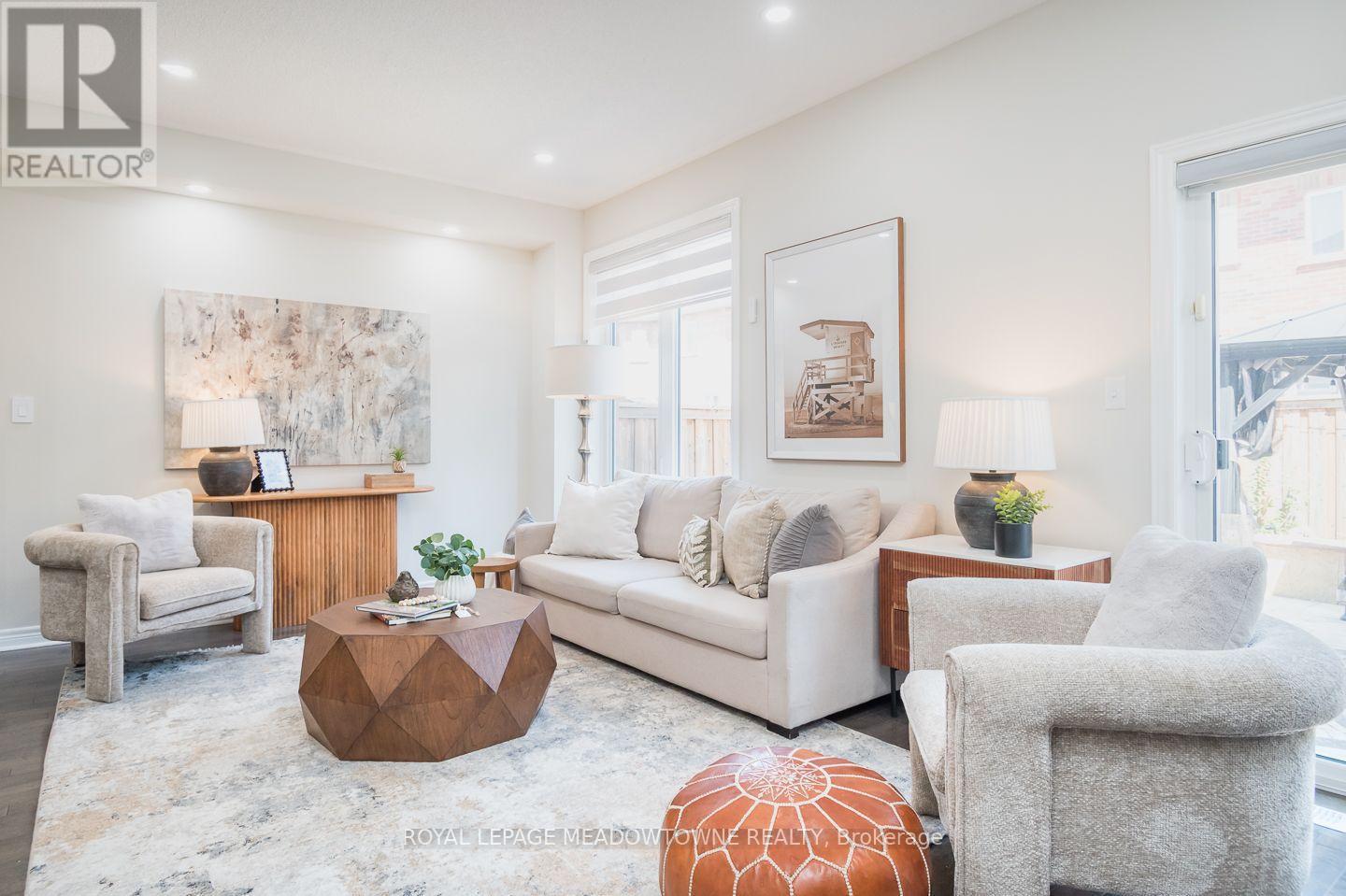 












1079 JOB CRESCENT

,
Milton,




Ontario
L9T8V5

