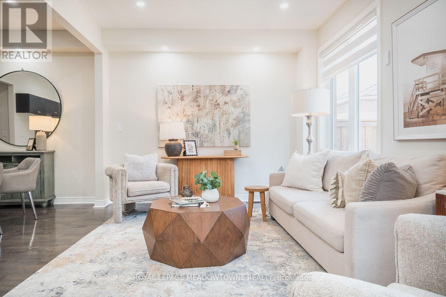 












1079 JOB CRESCENT

,
Milton,




Ontario
L9T8V5

