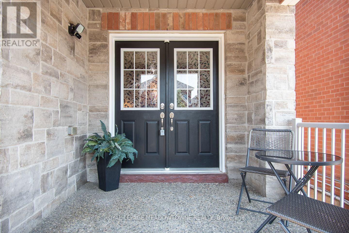 












1079 JOB CRESCENT

,
Milton,




Ontario
L9T8V5

