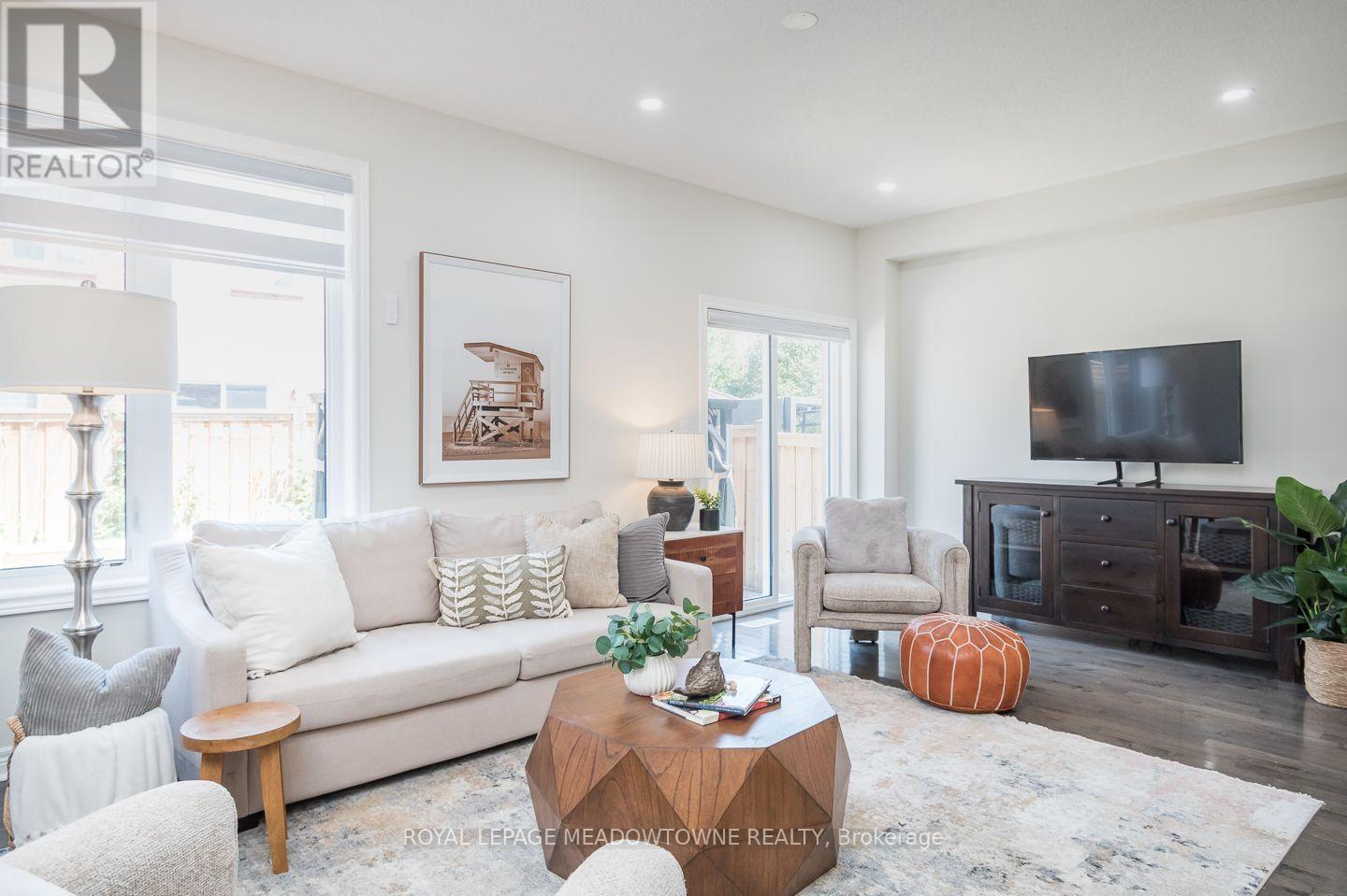 












1079 JOB CRESCENT

,
Milton,




Ontario
L9T8V5

