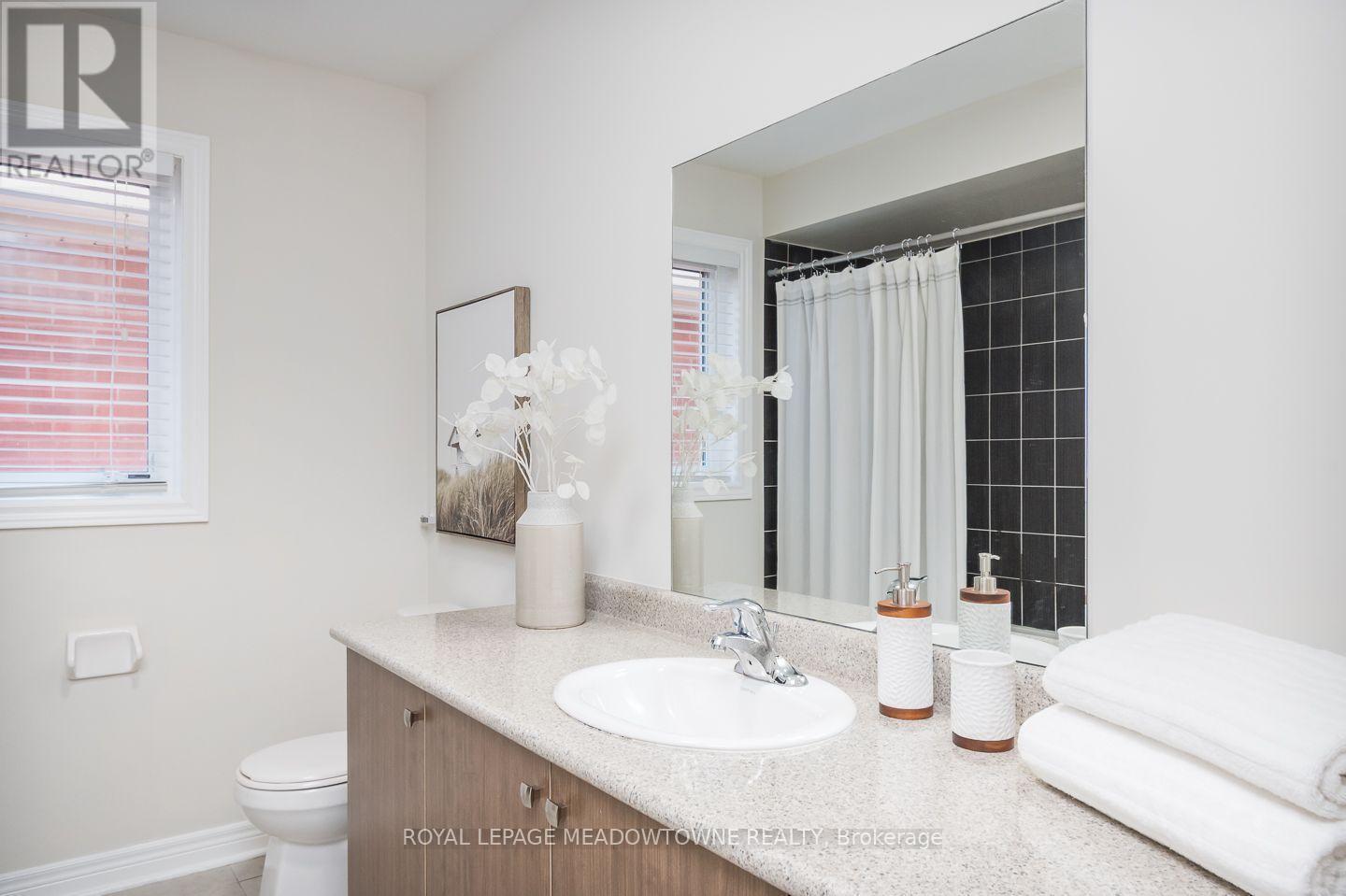 












1079 JOB CRESCENT

,
Milton,




Ontario
L9T8V5

