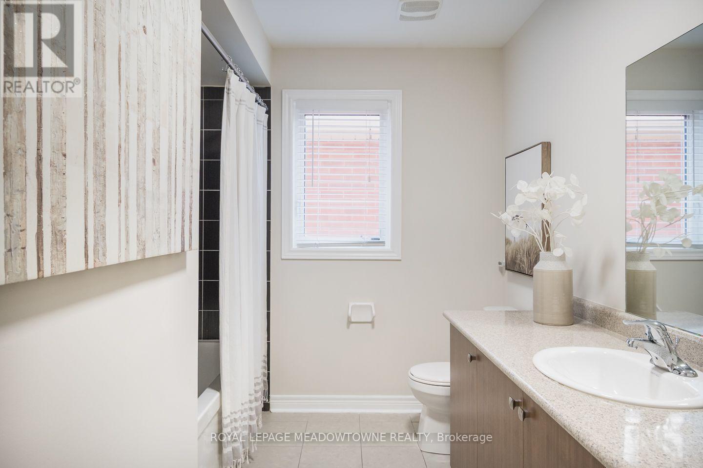 












1079 JOB CRESCENT

,
Milton,




Ontario
L9T8V5

