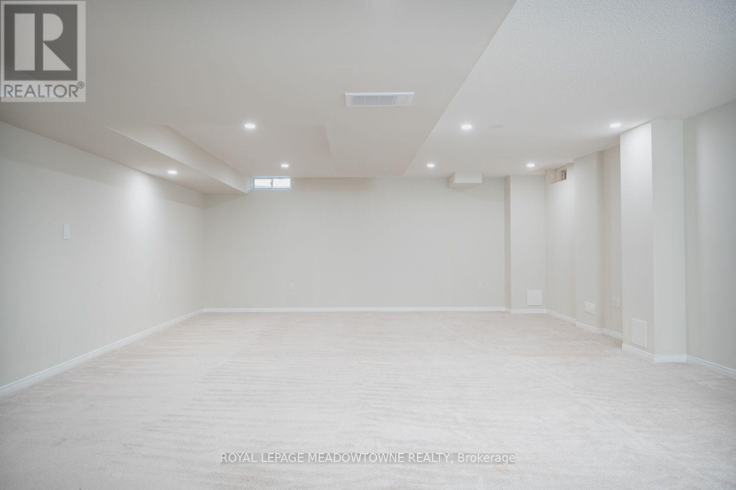 












1079 JOB CRESCENT

,
Milton,




Ontario
L9T8V5

