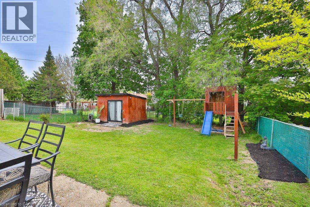 












75 RANGOON Road

,
Toronto,




Ontario
M9C4N8


