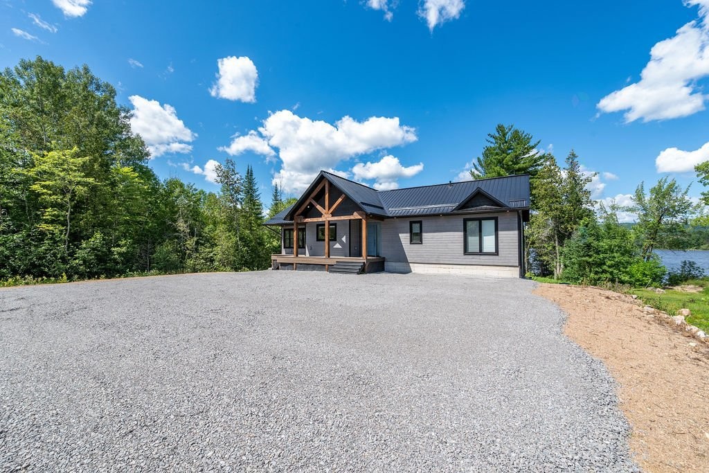 









219


Ch. Tripp

,
Sheenboro,




QC
J0X2Z0

