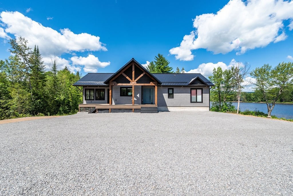









219


Ch. Tripp

,
Sheenboro,




QC
J0X2Z0

